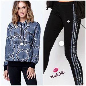Adidas snakeskin set hoodie XS-S